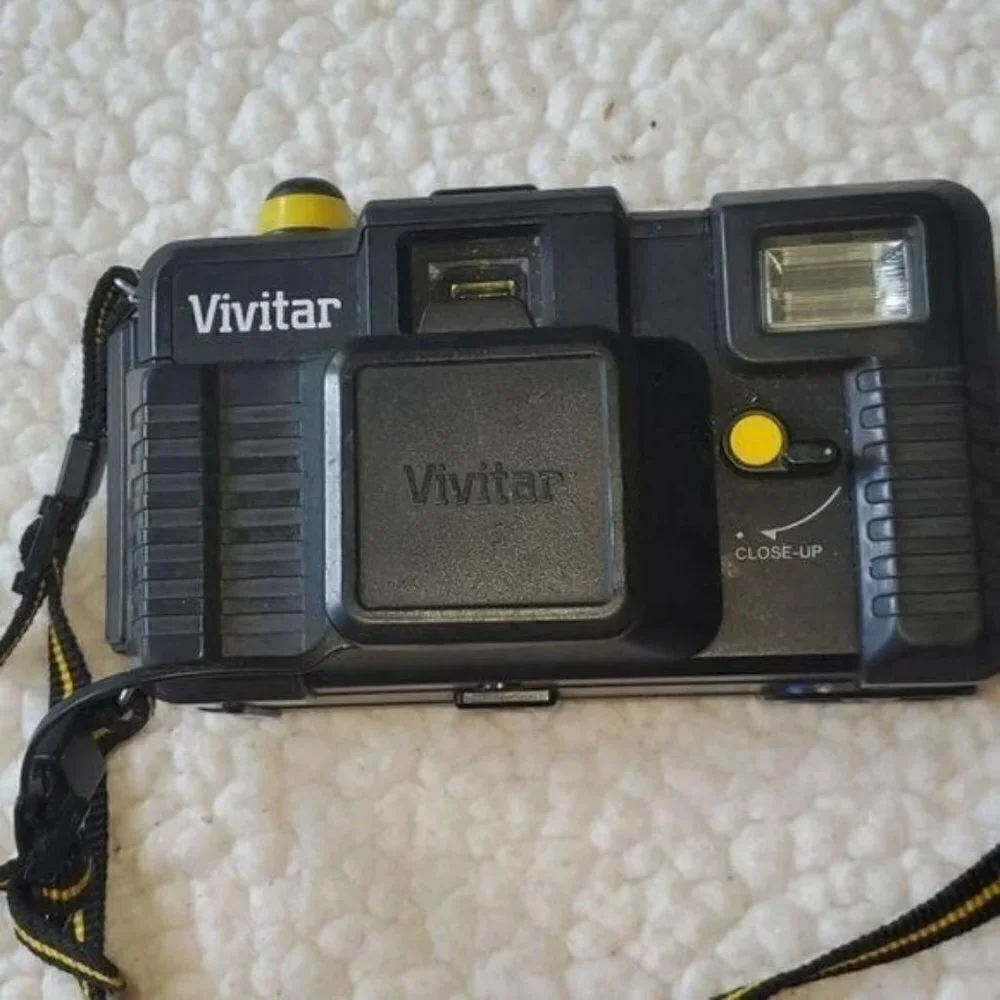 Vivitar Vintage Trek 50 Camera with Strap & Flash‎